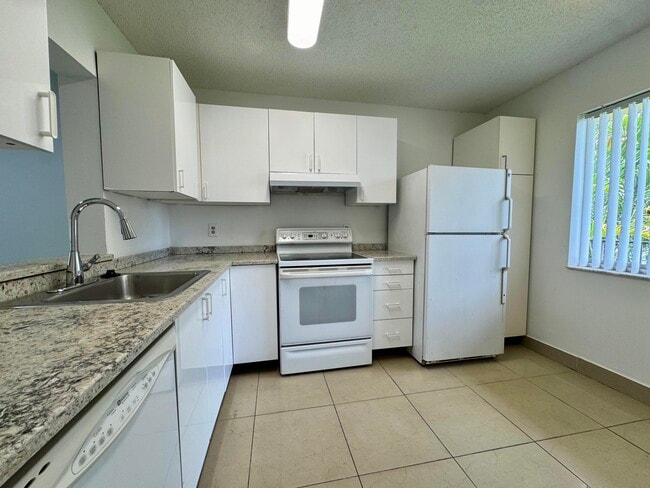 Photo - 7770 NW 50th St Unidad 209