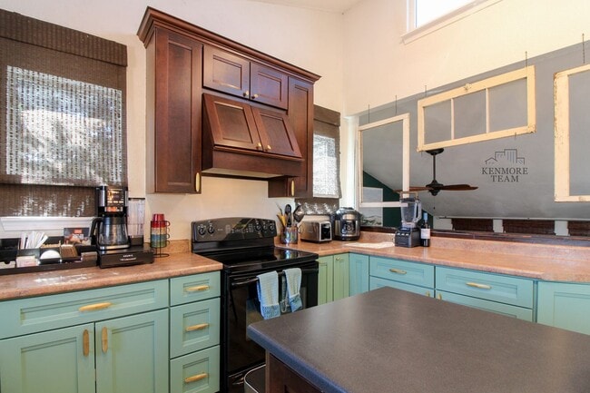 Photo - FURNISHED: 5 Bedroom, 2 Bath Home in Kennewick