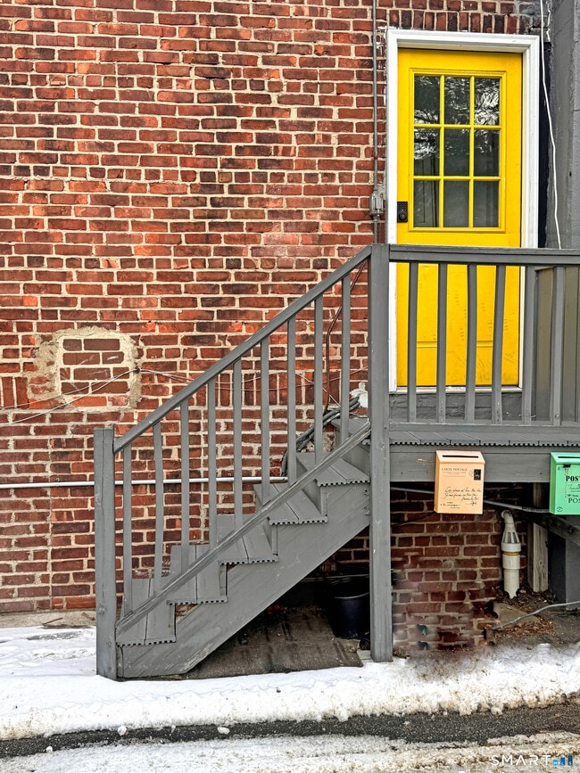 Photo - 18 Riverside Ave Unit 2nd floor