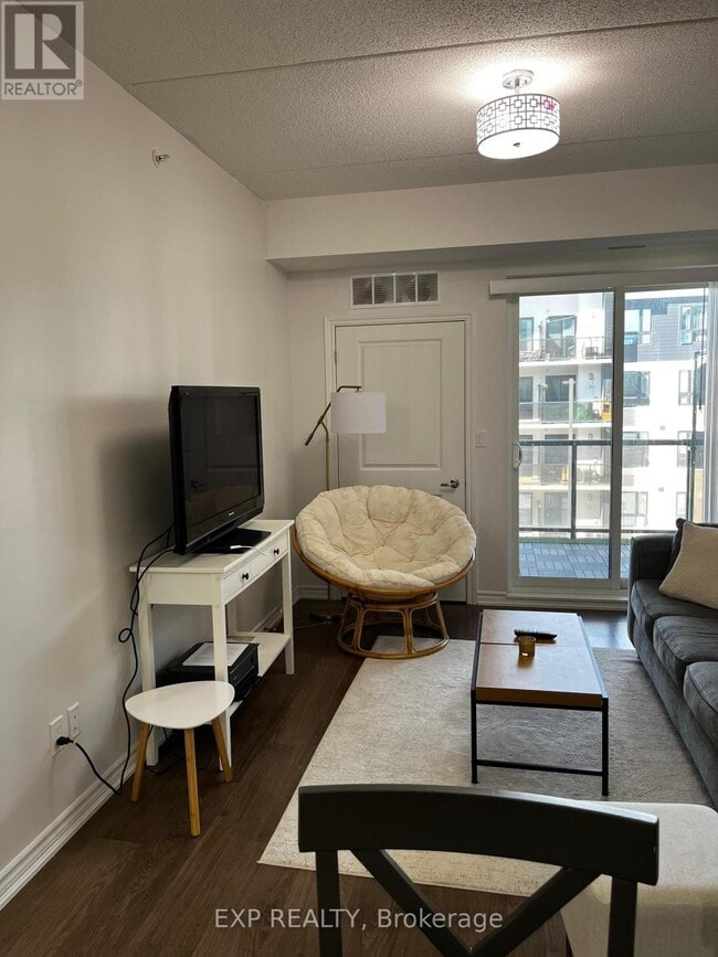 Photo - 1284 Gordon St