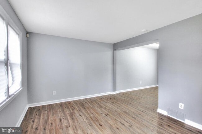 Photo - 2580 Iverson St