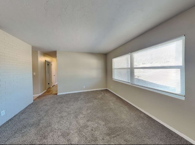 Photo - 1355 Stratford Dr