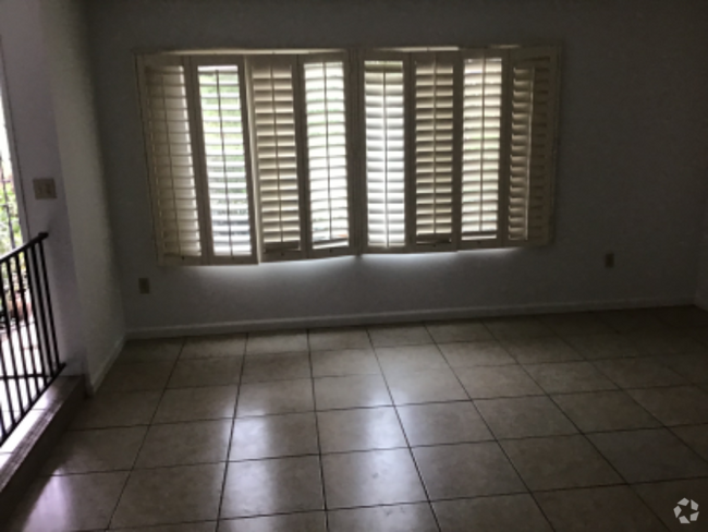 Building Photo - 1647 Sonora Dr Rental