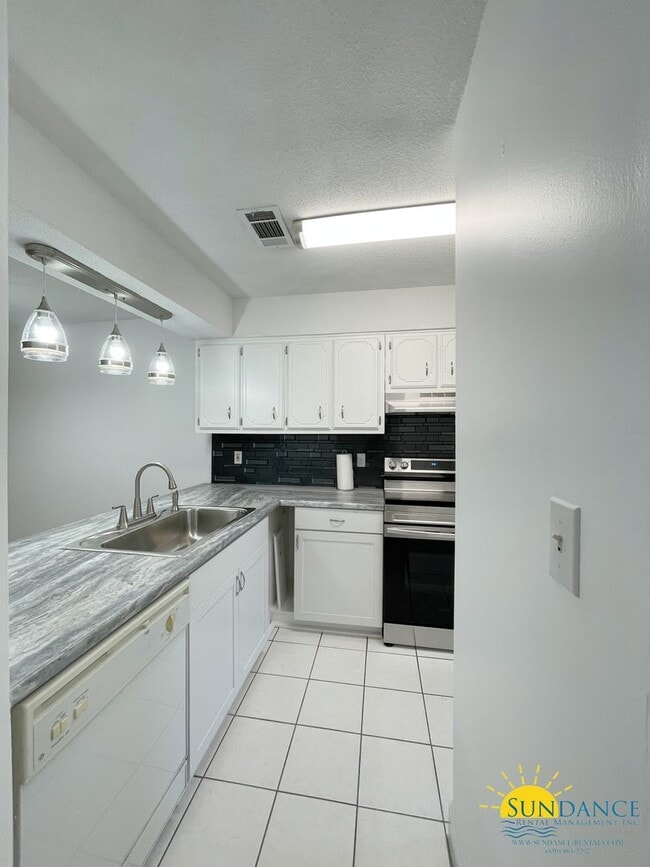Photo - Lovely 2 Story end unit Townhouse in Fort Walton!