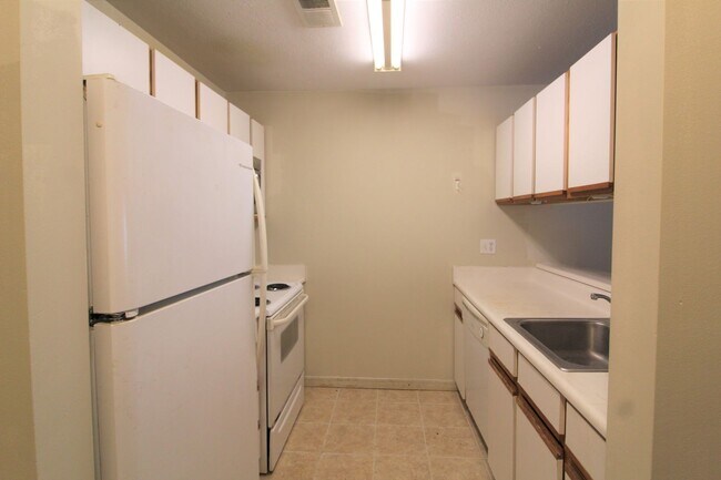 Photo - River View Condo in Star City - 4 Bedrooms...