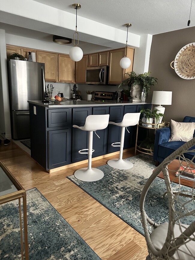 Building Photo - 1833 N Williams St Unit 201