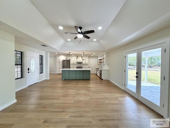 35059 Anaqua Dr