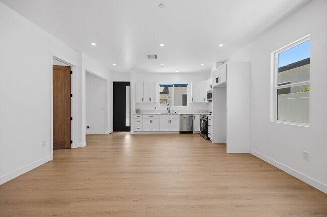 7649 Melvin Ave