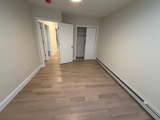 Photo - 61-06 171st St