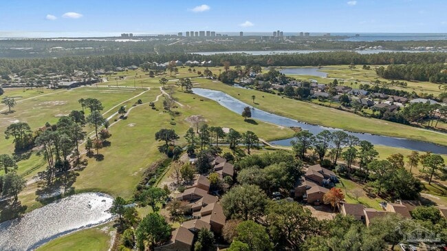 Building Photo - 4844 Huron Dr