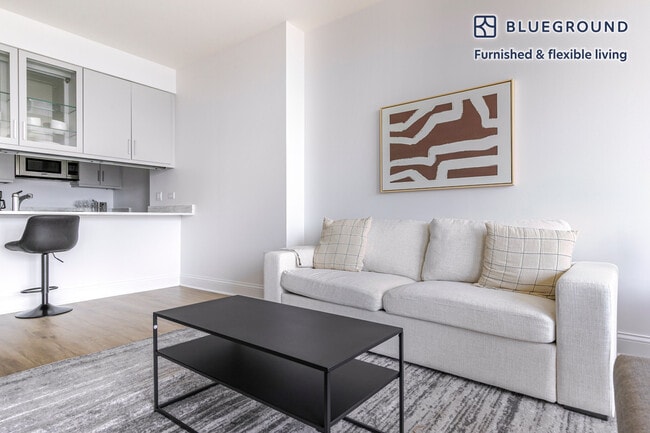 Photo - 2 W Delaware Pl Unit FL31-ID1284