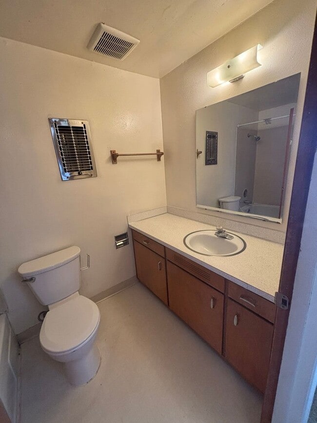 Photo - 462 W 11th Alley Unit 3