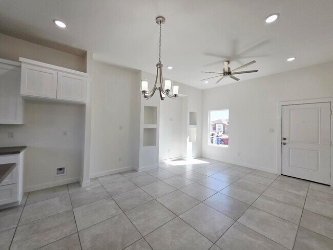 Photo - 5006 Cherimoya Ln