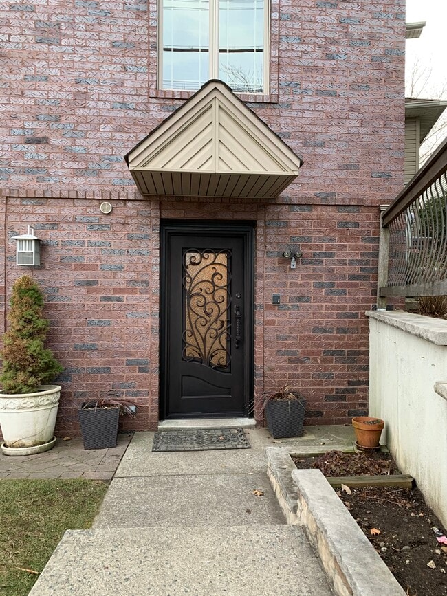 Photo - 270 Bethel Ave House