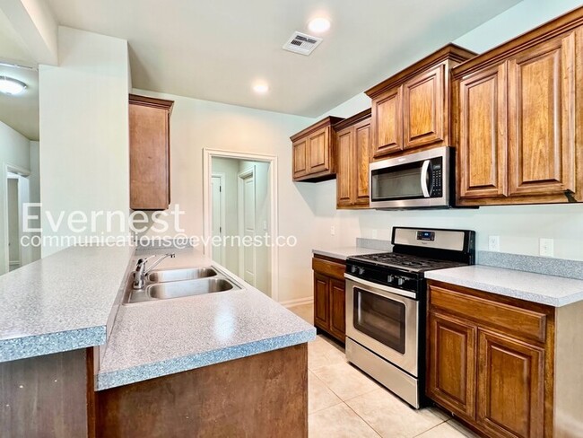 Photo - 124 N Division St