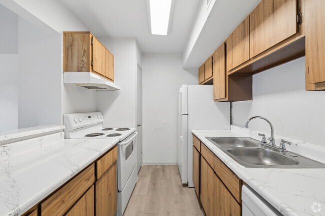 3BR, 2BA - 1,221SF - Kitchen