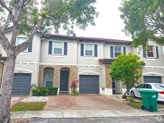 Building Photo - 14754 SW 25th St Rental