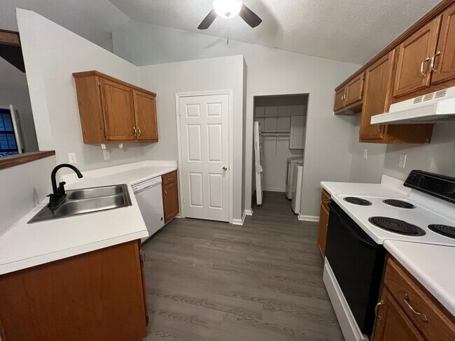 Photo - 7011 Village Ln