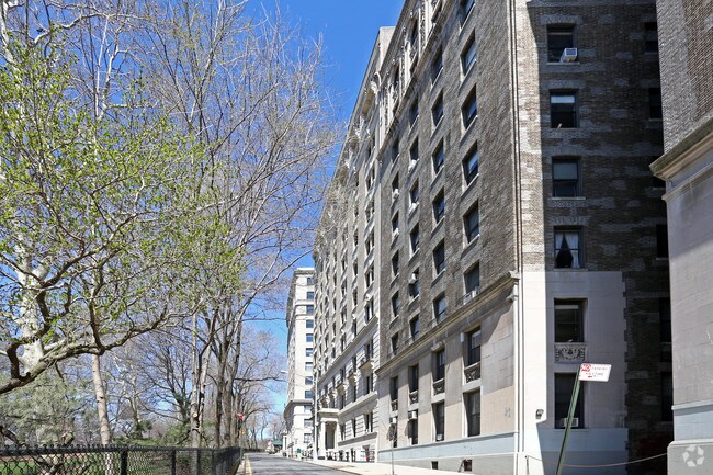 Photo - 265 Riverside Dr