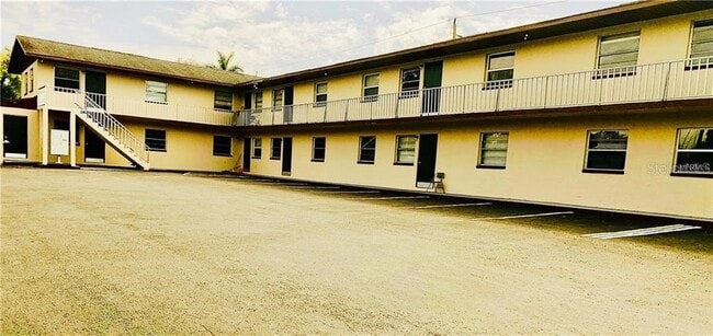 Building Photo - 2700 Palmadelia Ave