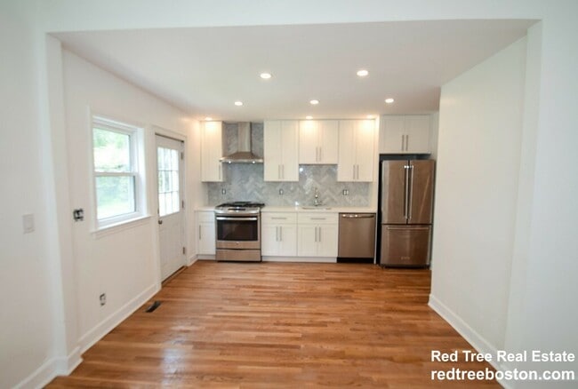 Building Photo - 32 Cedar St Unit 1