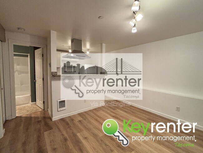 Photo - 323 S 30th St