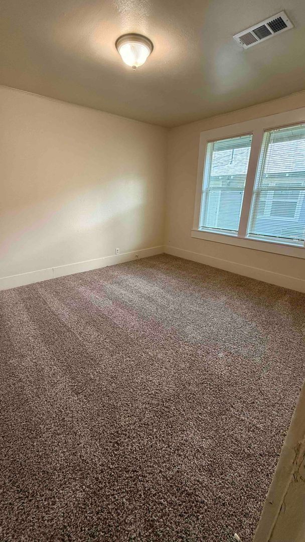 Photo - 4 Bedroom/2 Bath Home- Walking distance to...