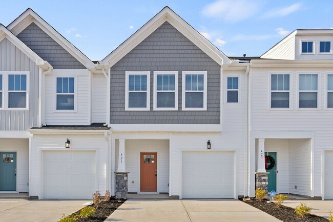 Perfectly Appointed Greenville Townhome 3b... - Perfectly Appointed Greenville Townhome 3b...