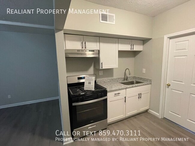 Building Photo - 208 Lakeshore Dr Unit 19
