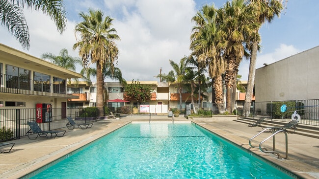 Las Palmas Apartment Homes