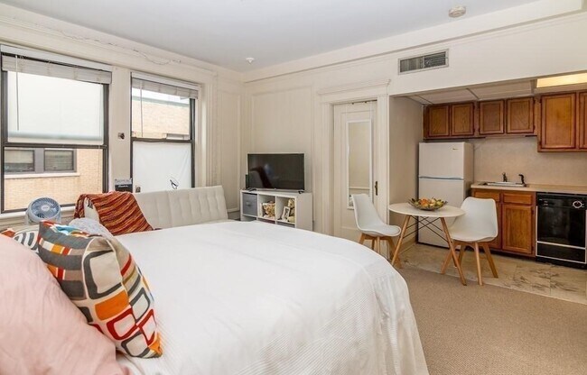 Building Photo - 464 Commonwealth Ave Unit 86