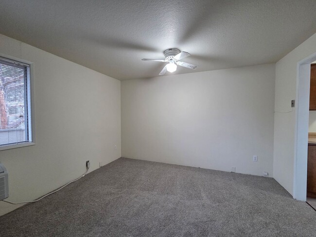 Photo - 2 Bed/1 Bath Apartment in NE Bend - Wichita Way Unit 1865
