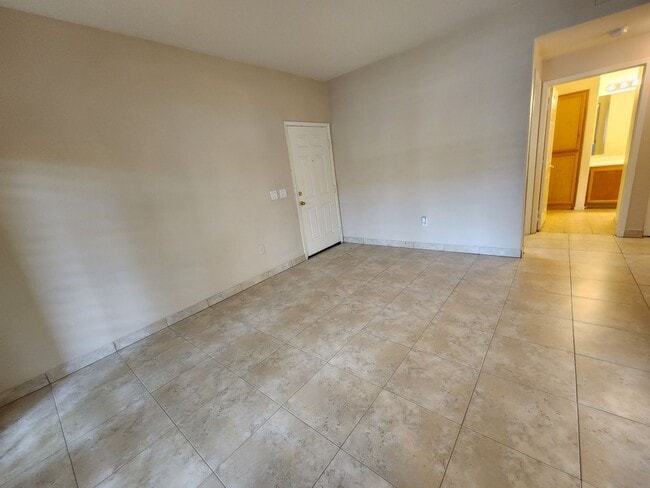 Photo - Charming 2 Bed 2 Bath Downstairs Condo In Silverado Ranch!