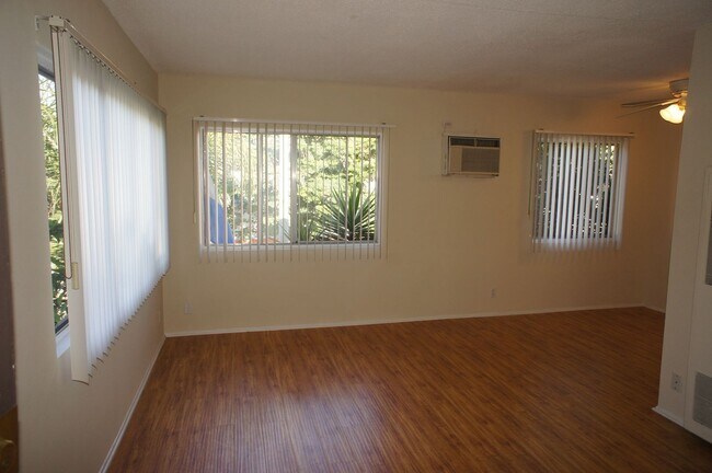 Photo - 1420 Seward St.