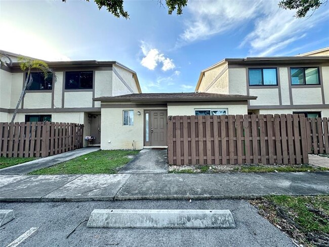 Building Photo - 10875 NW 29th Manor Rental