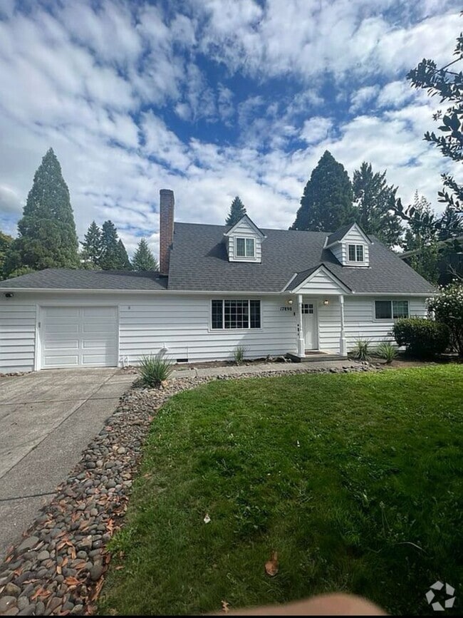 Building Photo - Beautiful Home w/Upgrades Throughout in La...