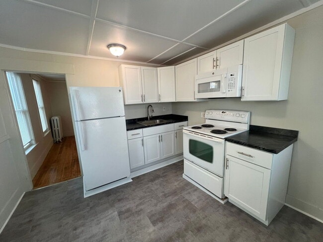 Building Photo - 86-88 N State St Unit A