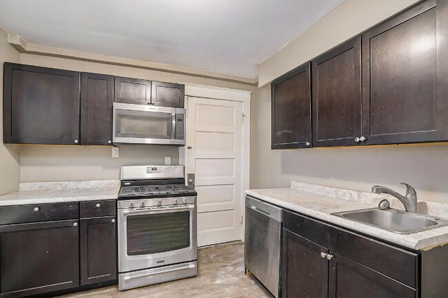 Photo - 823 Oakland Dr