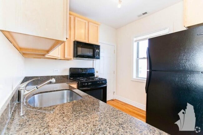 Building Photo - 2 bedroom in Chicago IL 60613 Rental