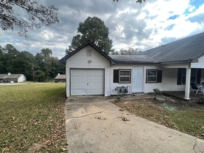 2 Bedroom, 1 Bathroom in Carrollton City - 2 Bedroom, 1 Bathroom in Carrollton City House