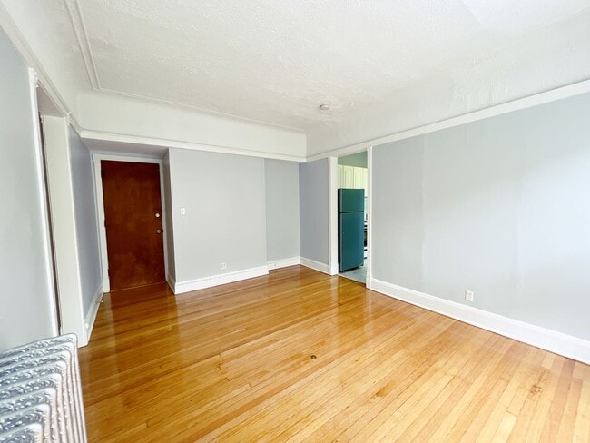 Photo - 817 W Belle Plaine Ave Unit #3R