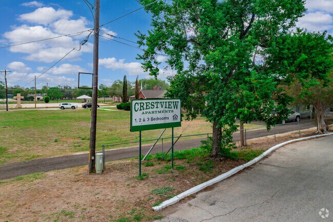Photo - Crest View Apartments