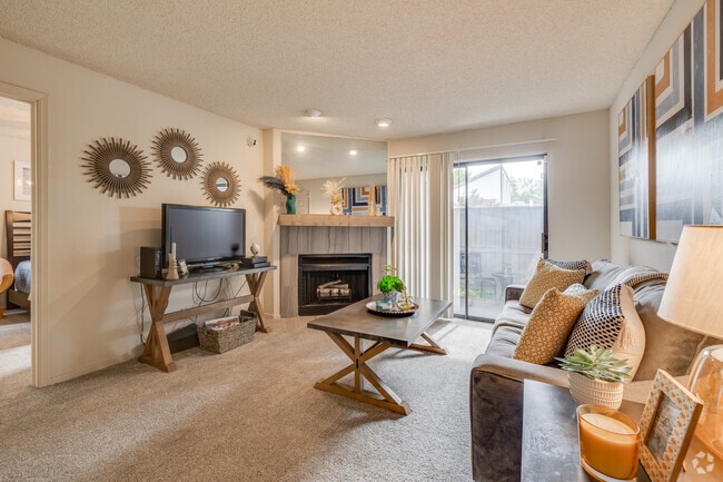 1BR, 1BA - 700SF - Living Area