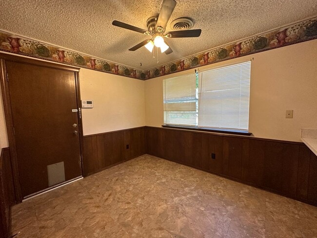 Photo - 3/2/2 Located of Washington and Hillside