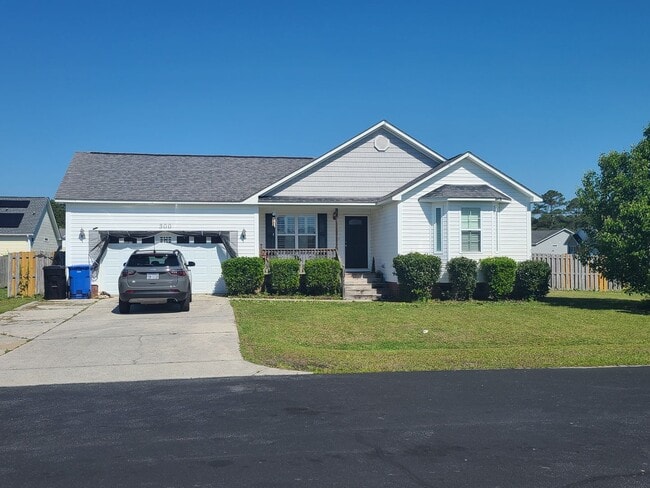 Building Photo - 3 bedroom/2 bath home Holly Ridge - Sages ...