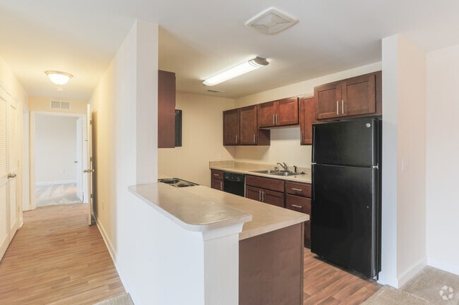 2BR,2BA,-1012SF