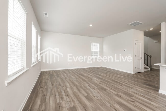 Photo - 5591 Hydrangea St