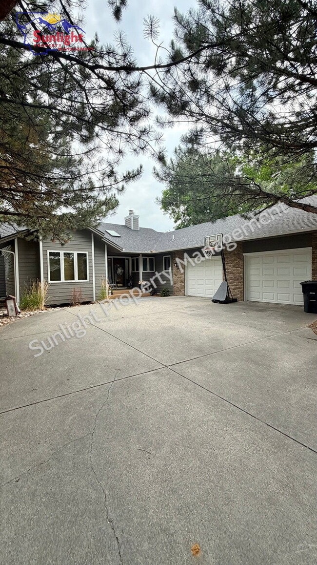 Building Photo - 4-Bedroom Retreat with 3.5 Baths in Billings – 4,378 Sq. Ft. of Comfort on Rimrock Road! Unit 2