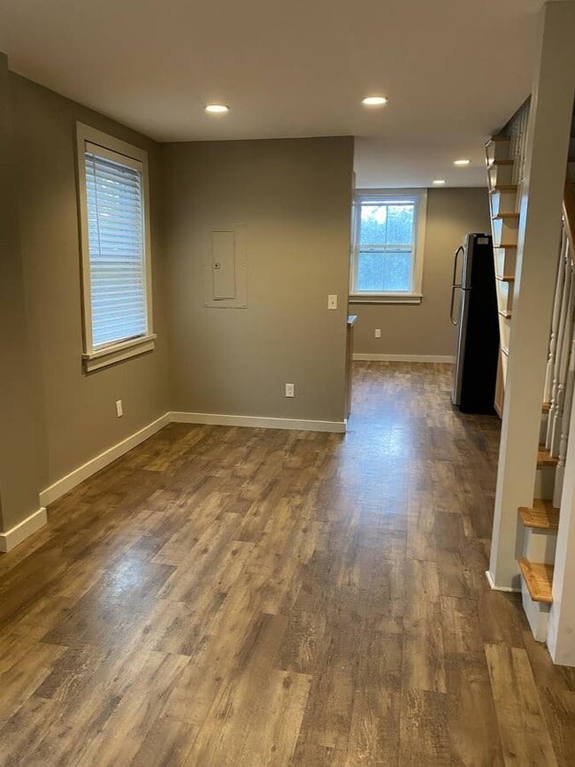 Building Photo - 503 Maple St Unit One Rental