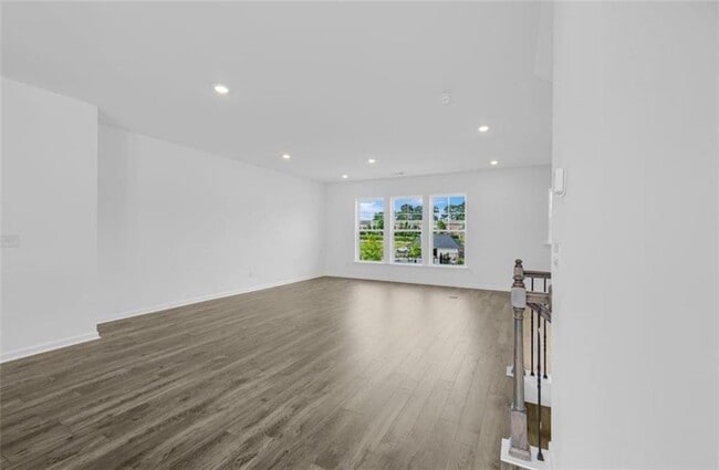 Photo - 206 Maycrest Path